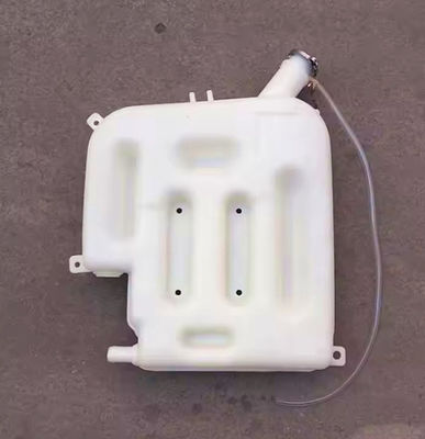 Shacman Truck Spare Parts Expansion Tank SZ945000713 for Delong F2000/F3000/X3000 Heavy Truck